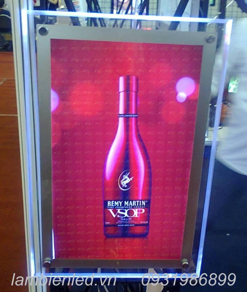 Làm bảng hiệu hộp đèn Mica